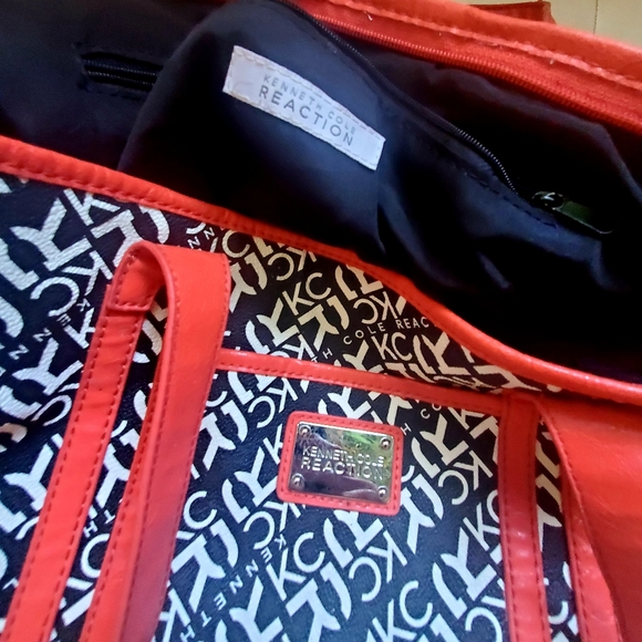 Kenneth Cole Reaction Handbag/ Purse - Picture 3 of 6